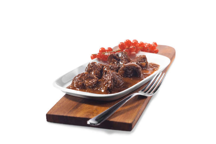 Hirschgulasch mit Cassis Hirschgulasch mit Cassis