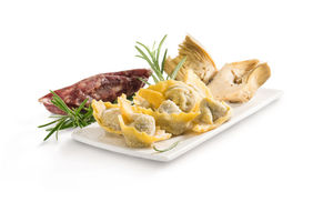 Cappelletti mit Artischocken und Salsiccia