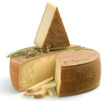 Hoflieferantenlaib Rohmilch, Mind. 45% F.i.T. Hoflieferantenlaib Rohmilch, Mind. 45% F.i.T.