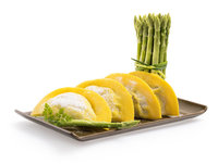 Ravioli mit grünem Spargel und Ricotta Ravioli mit grünem Spargel und Ricotta