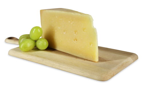 Hartkäse Friulano gereift Kuchmilch pasteurisiert mind. 45% Fett i. Tr. Hartkäse Friulano gereift Kuchmilch pasteurisiert mind. 45% Fett i. Tr.