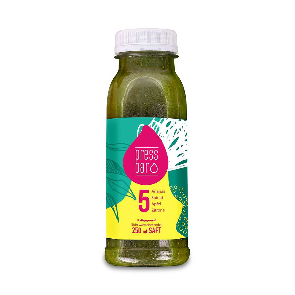 Saft aus Birne, Spinat, Mango, Apfel, Passionsfrucht, Ingwer und Zitrone Saft aus Birne, Spinat, Mango, Apfel, Passionsfrucht, Ingwer und Zitrone