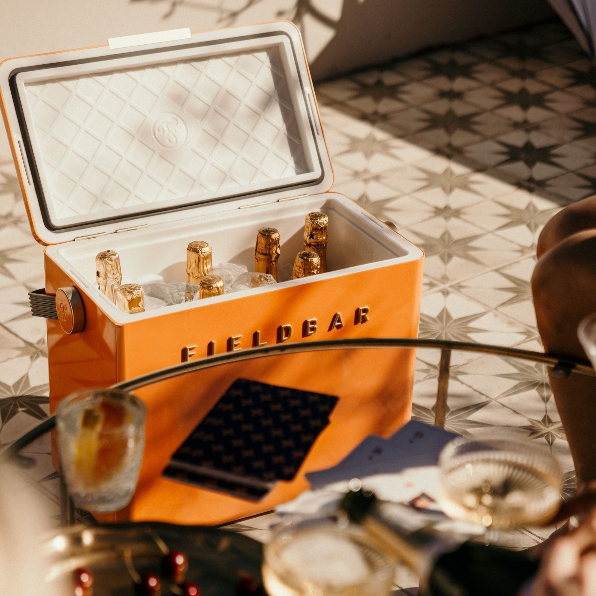 THE FIELDBAR Gin Trunk