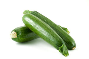 Zucchini grün