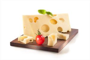 Savoier Emmentaler Rohmilch, mind. 45% F.i.T. Savoier Emmentaler Rohmilch, mind. 45% F.i.T.