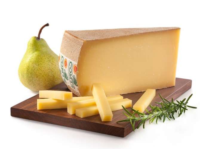 Comté extra 30 Monate Rohmilch, mind. 45% F.i.T. Comté extra 30 Monate Rohmilch, mind. 45% F.i.T.