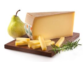 Comté 30 Monate Rohmilch, mind. 45% F.i.T. Comté 30 Monate Rohmilch, mind. 45% F.i.T.