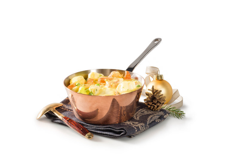 Pot-au-feu von Seeteufel und Riesengarnelen in leichter Gemüse-Safran-Sauce Pot-au-feu von Seeteufel und Riesengarnelen in leichter Gemüse-Safran-Sauce